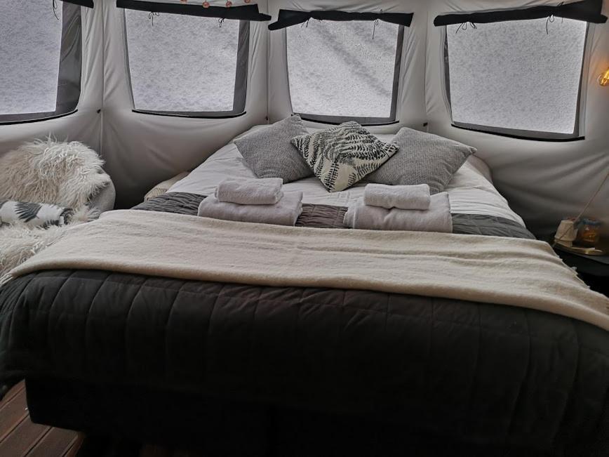Готель Glamping Lofoten Kongsjorda Екстер'єр фото